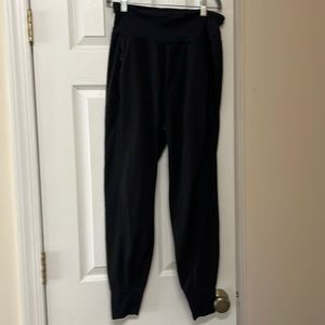 Athleta jogging pants with 2 zipper pockets XS $20